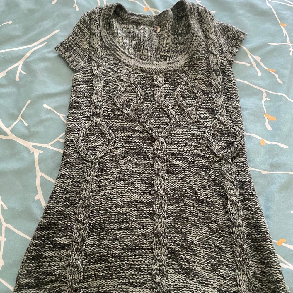 BLACK GRAY KNITTED TOP